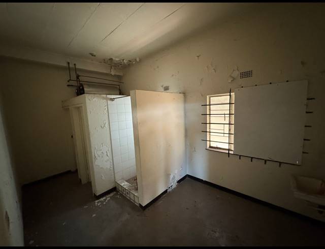641M² WAREHOUSE TO LET IN WYNBERG